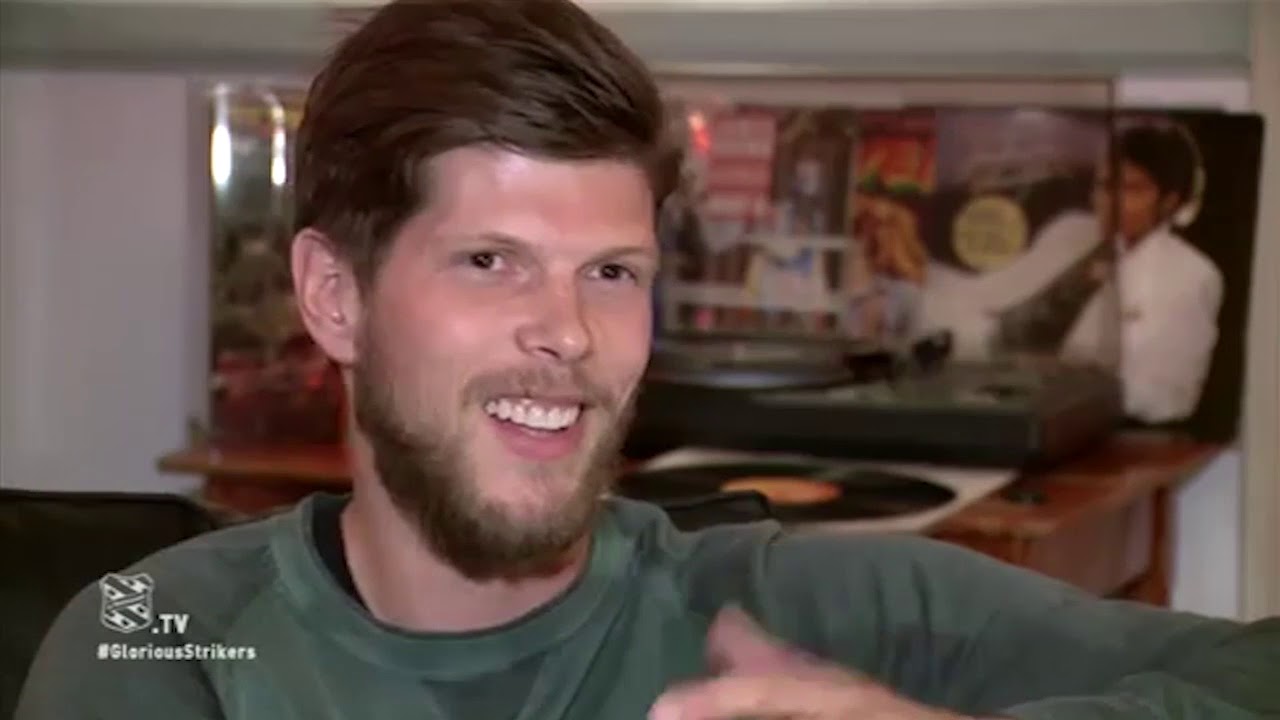 Huntelaar blikt terug op zijn tijd bij sc Heerenveen. (Fragment 2014)