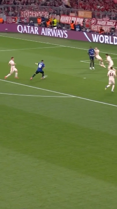 RIDICULOUS Lautaro Martínez finish!