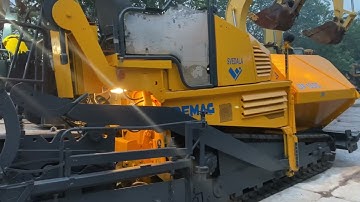 Máy rải Demag DF135C năm 2006 mới về bãi