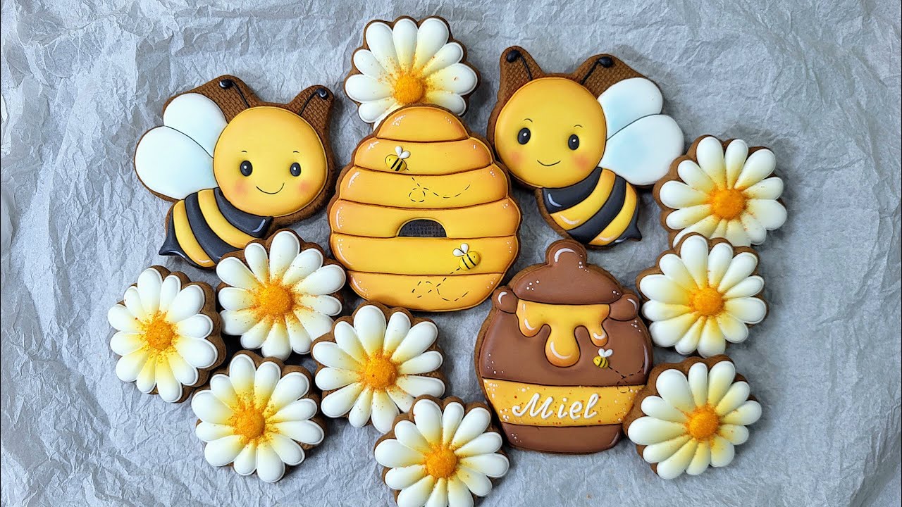 How to Decorate Bee and Flower Cookies with Royal Icing