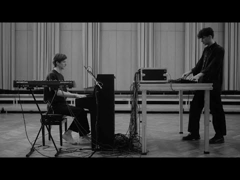 видео: TWO LANES - Live Performance (Piano Set)