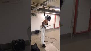 OMG what an amazing talent in the NYC subway...