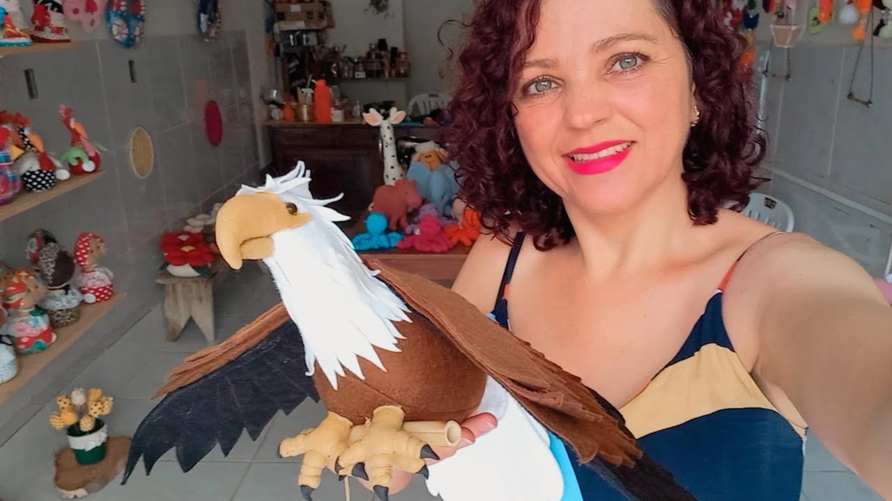 Águia 3D em feltro, Ateliê Patrícia Castro