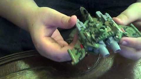 Transformers review of Airraid and Storm Surge