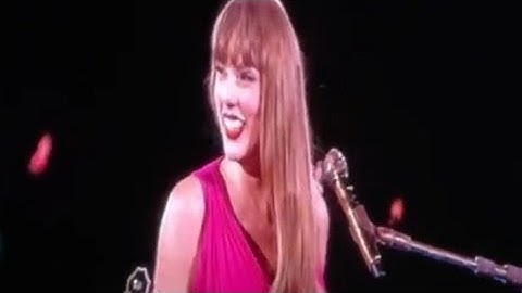 TAYLOR SWIFT - TRAVIS MASHUP MARY