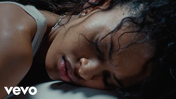 Annahstasia - Sunday (Official Video)