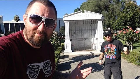 TDW 1129 - Randy Rhoads Grave Site