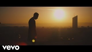 Tom Ace - Laissez-Moi Clip Officiel