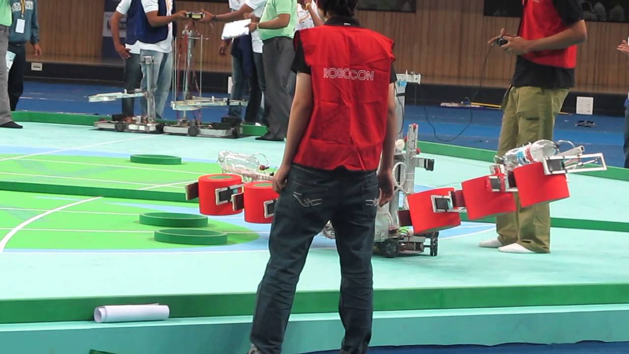 SRM Robocon 2013 Manual in action - YouTube