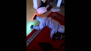 Un Enfant De 2Ans Danse Work Rihanna