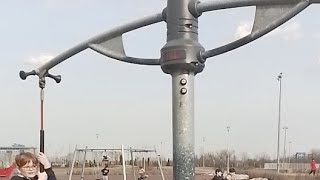Саня Качается