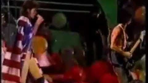 Keith Richards Hits Fan With Guitar
