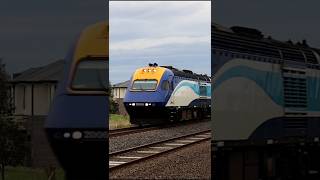 XP2000 and XP2011 Cruise through Jacana with ST24 to SYD #train #railvlogger #railwaycontent