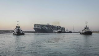 Blocage du canal de Suez : reprise du trafic à la faveur d'une remise à flot du navire
