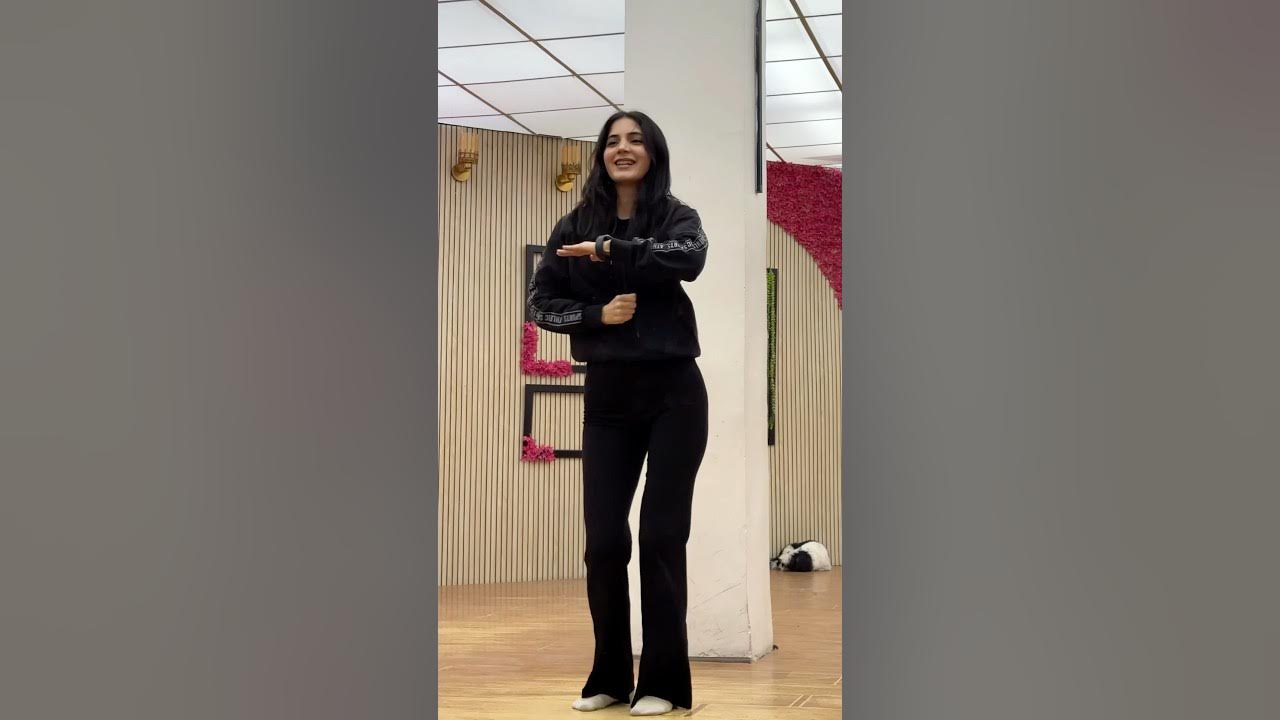 Jalebi bai | Dance Video | Khyati Sahdev | Danceaholic Studio | #ytshorts | Trending Jalebi bai | Dance Video | Khyati Sahdev | Danceaholic Studio | #ytshorts | Trending
