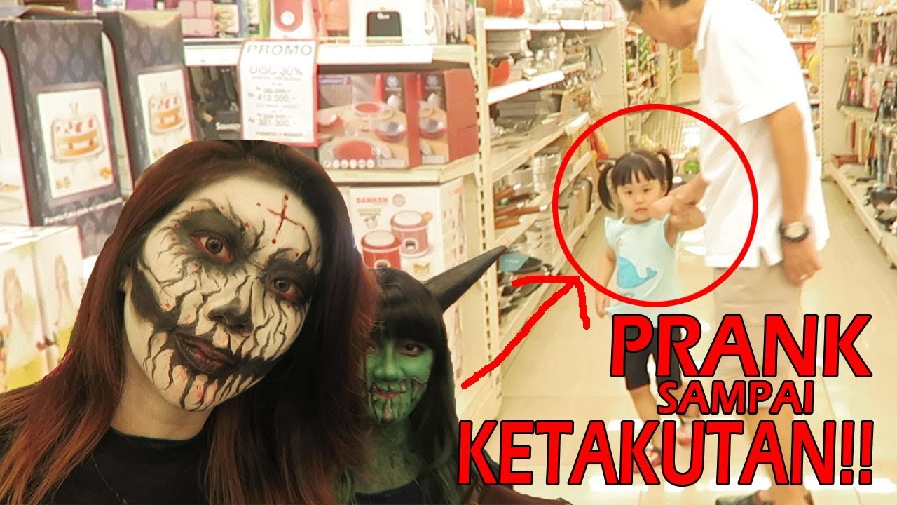 anak kecil halloween jadi hantu muka datar