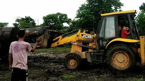 Amazing JCB Loading Wood in TATA 4×4 || Dangerous Work.