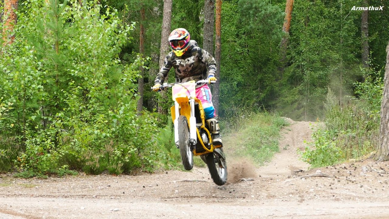 Bros Suzuki RM125 2-Stroke - On The Limit (Raw)