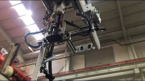 [HYROBOTICS] AUTOMOTIVE FRAME FINISHER TAKING OUT PROCESS