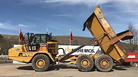 Lot 144 2014 CAT 730C