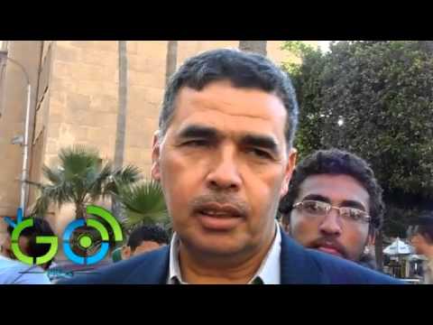 حوار وكيل الكلية د عصام سرور مع بعض المعتصمين 15 4