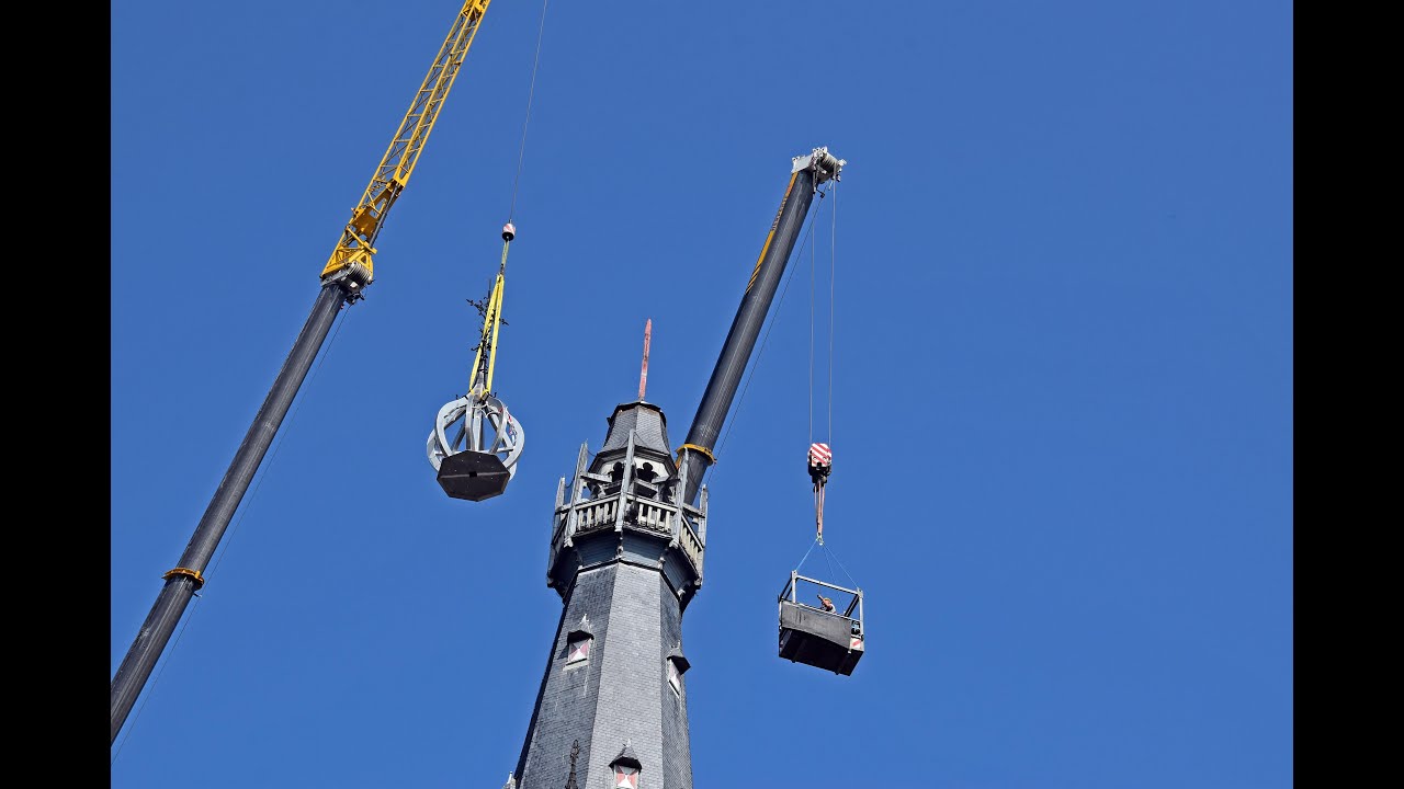 Plaatsing van torenspits zorgt voor spektakel