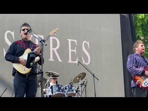 Los Tres "Sudapara" y"El aval" #Revu3lta en Plaza Ñuñoa, Santiago, Chile, 01.12.23