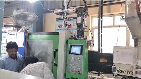 "Sprue Picker Robot in Action | Boost Plastic Injection Molding Machine Efficiency | RoboXo Robots"