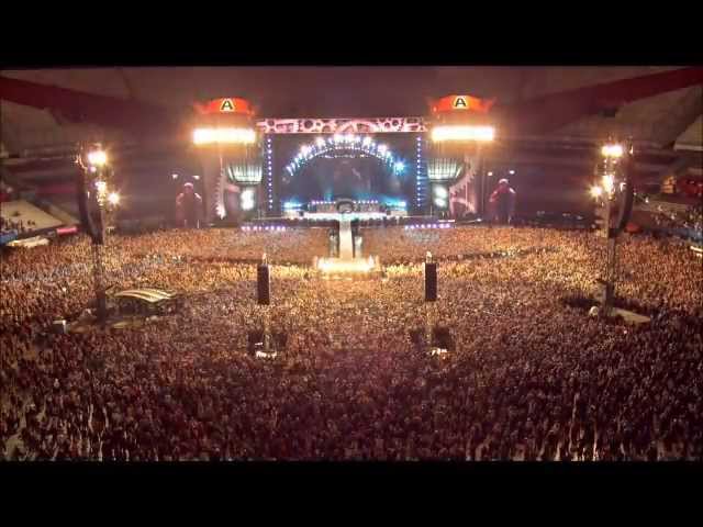 Angus Young Solo ac/dc River 2009 - YouTube