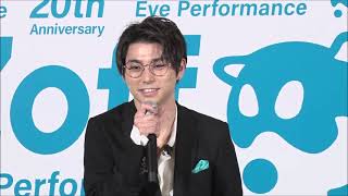 nijiro murakami shows off a variety of eyeglasses, attracting fans.村上虹郎「Zoff 新CM発表会」Nijiro Murakami