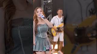 Ajeng Febria  Ngamen 4