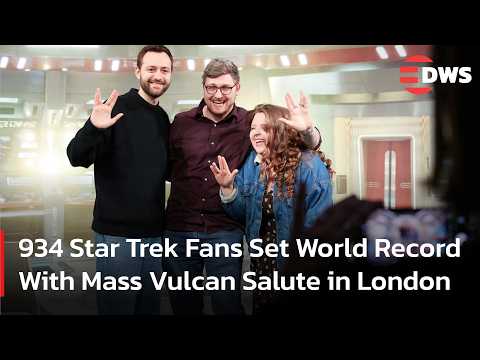 WATCH NOW: World Record Broken as 934 Fans Perform Vulcan Salute at London Museum | AC15