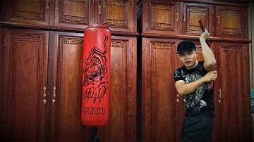 Hướng dẫn vụt 2 đòn côn nhị khúc bất ngờ và 8 đòn từ tư thế thủ côn cơ bản