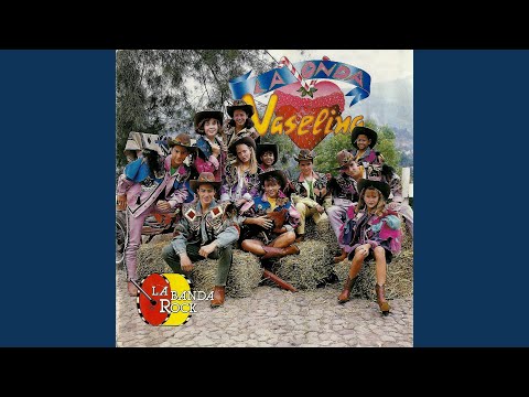 Watch the video for Las cerezas