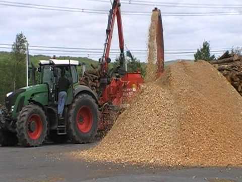 Biomass Wales Ltd. - Chipping in the Yard - YouTube