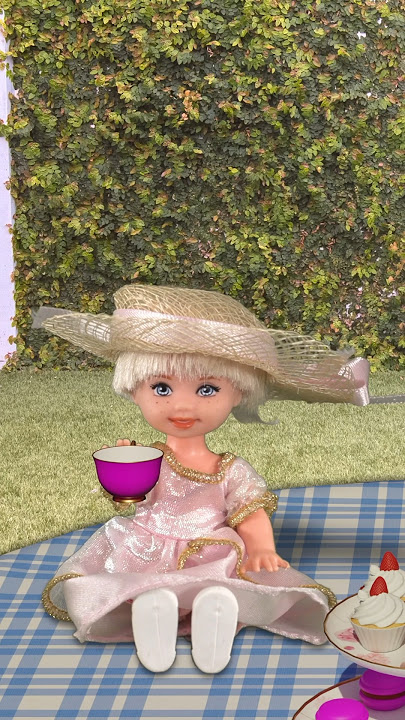 The twins have a tea party 🫖 #shorts #teaparty #picnic #barbie