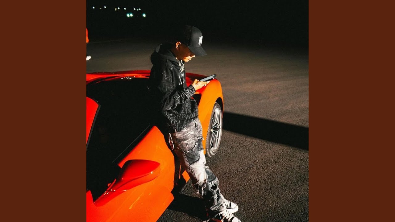 OJITOS VERDES (feat. Tobal Mj)