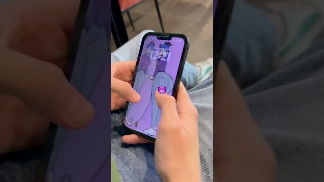 Don’t ask about the wallpaper👀 