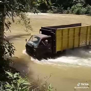 Holiday versi truck terkuat di bumi😂😂