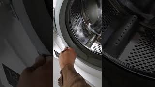 Как отвёрткой снять  переднюю резинку у стиральной машины?