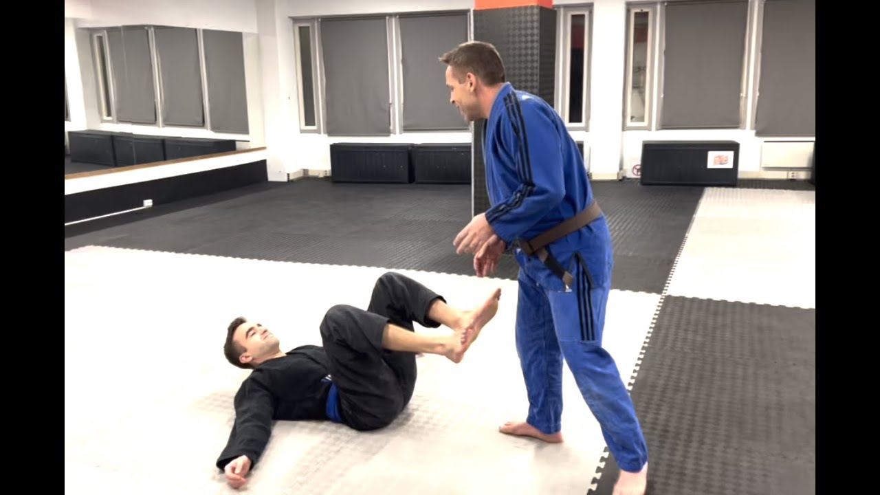 Xpass to backtake from turtle to twisterdrill Brazilian JiuJitsu