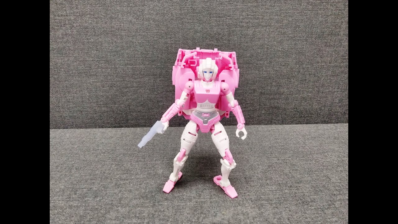 Обзор трансформера Arcee - Kingdom WFC-K17 - Deluxe class - Hasbro. Музей Р-ТФ.