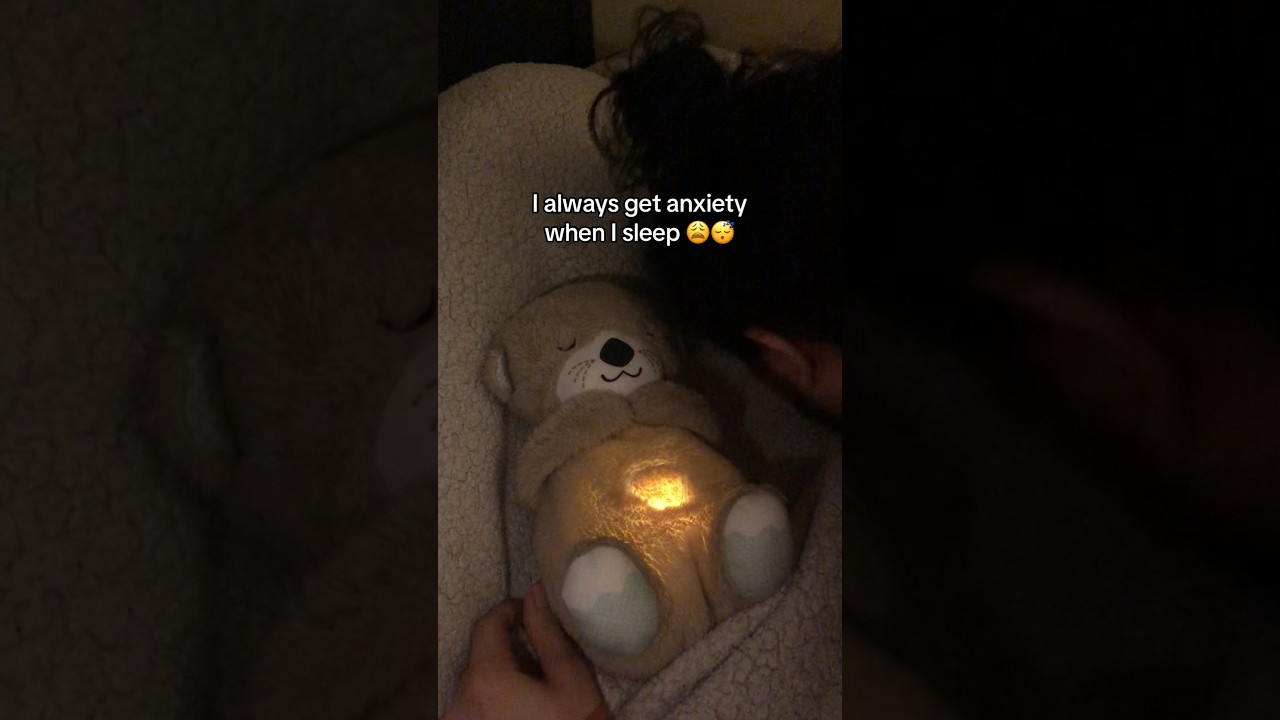 Cuddling this cute teddy helps me sleep better 🧸🥰 link in bio!! 
