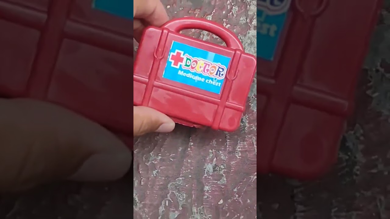 Aku menemukan koper dokter