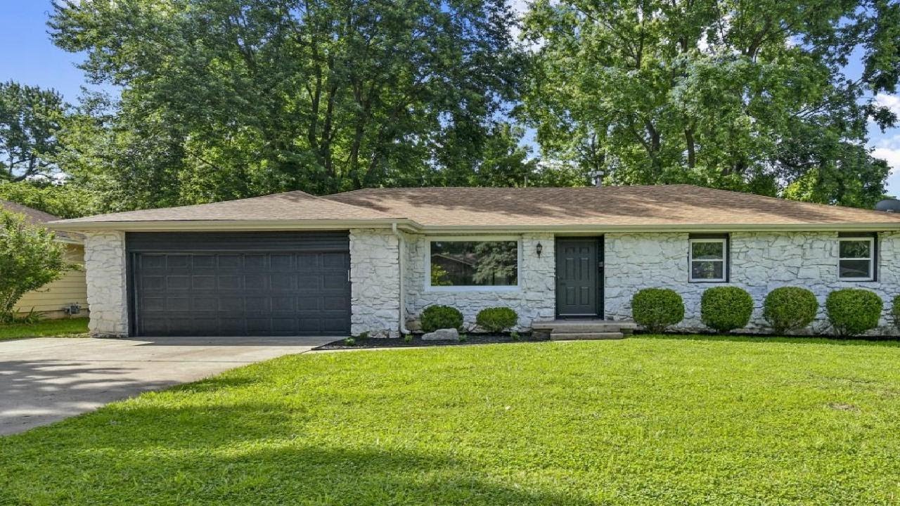 736 E Greenwood St, Springfield, MO Presented by Tony & Larisa Zubku.