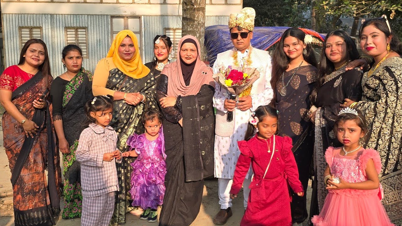 বড় ভাইয়ের বিয়েতে তিন বোনের নাচ দেখুন বড় ভাইয়ের বিয়ে নিচে গিয়ে মেতে উঠলাম#viral February 