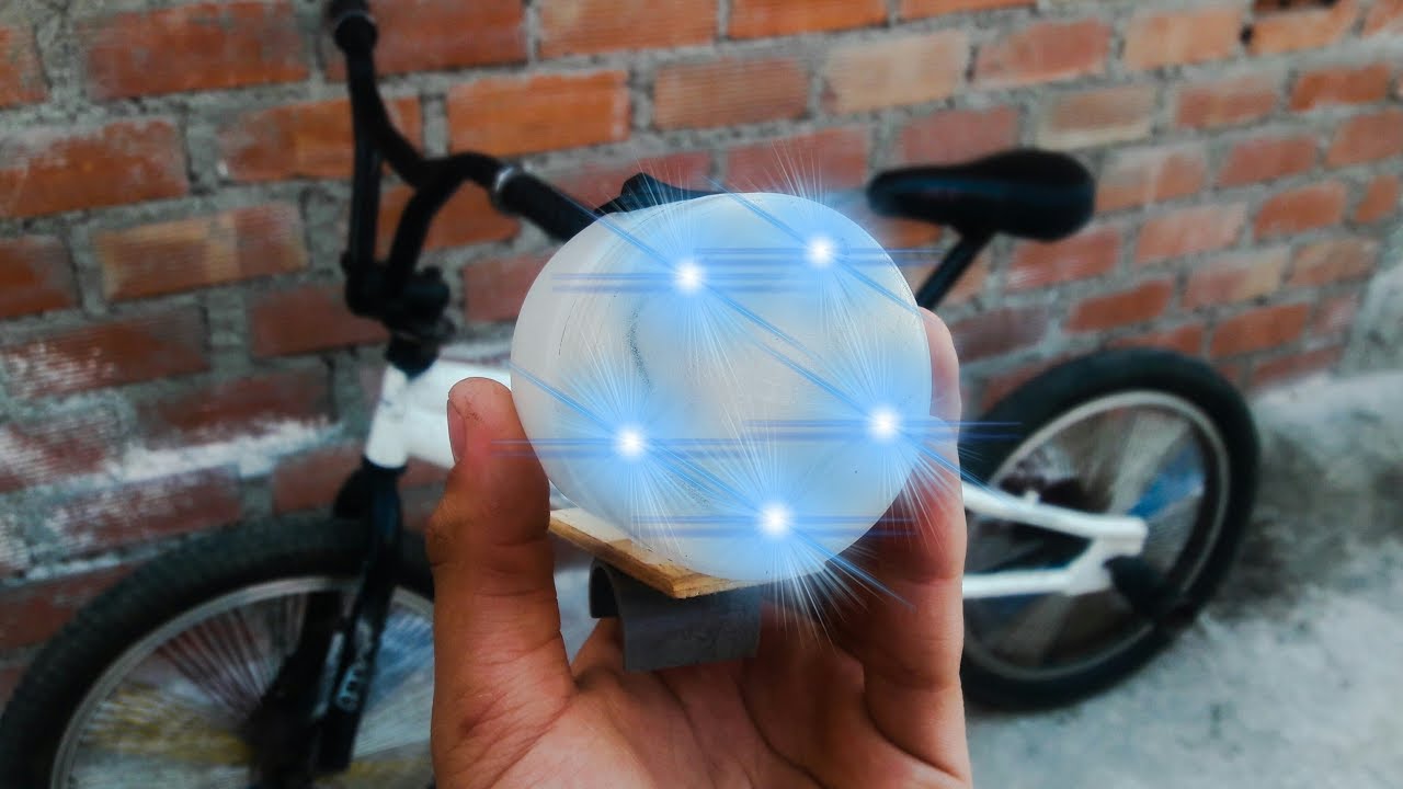 Luz con imanes para tu bicicleta: este invento es fantástico