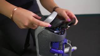 BLACK+DECKER™ MultiPower Cordless Stick Vacuum – How to put on the shoulder strap.