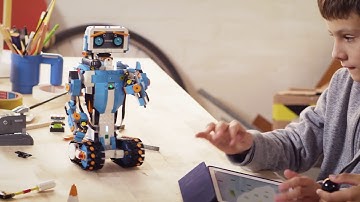 LEGO unveils new Boost robotics system (LEGO Boost 17101) Vernie the Robot video 1