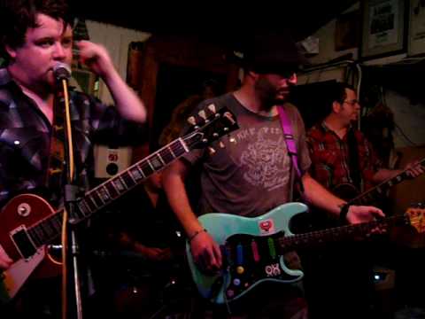 Tonton Bobby D (DeVito) and Damon Fowler di YouTube Tonton Bobby D (DeVito) and Damon Fowler di YouTube